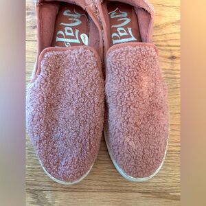 Sherpa Slip ons